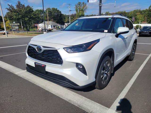 new 2025 Toyota Highlander car, priced at $49,018