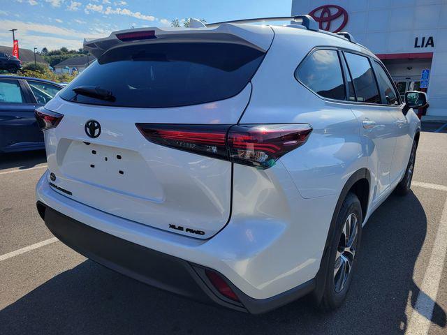 new 2025 Toyota Highlander car, priced at $49,018