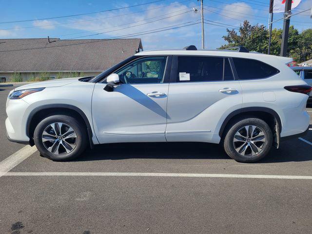 new 2025 Toyota Highlander car, priced at $49,018