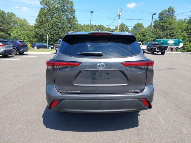 used 2022 Toyota Highlander car, priced at $36,499