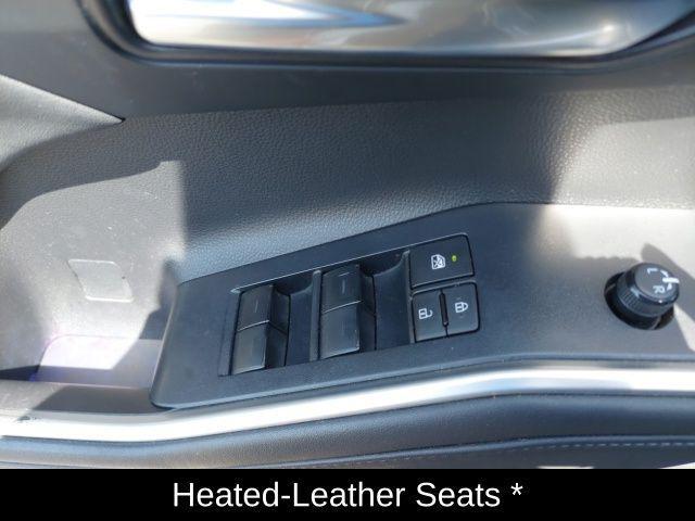 used 2022 Toyota Highlander car, priced at $36,499