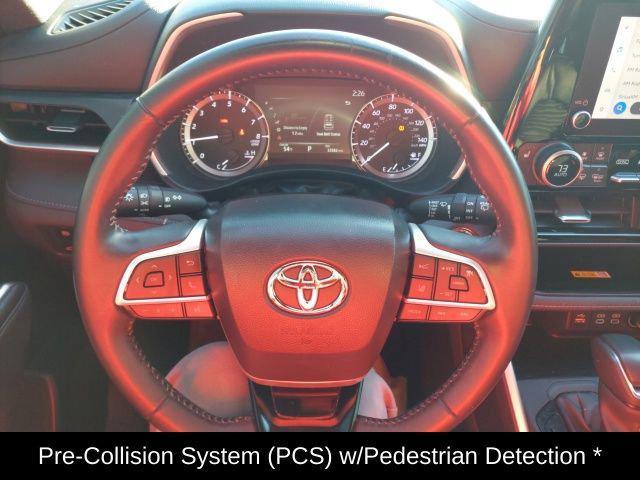 used 2023 Toyota Highlander car, priced at $38,953