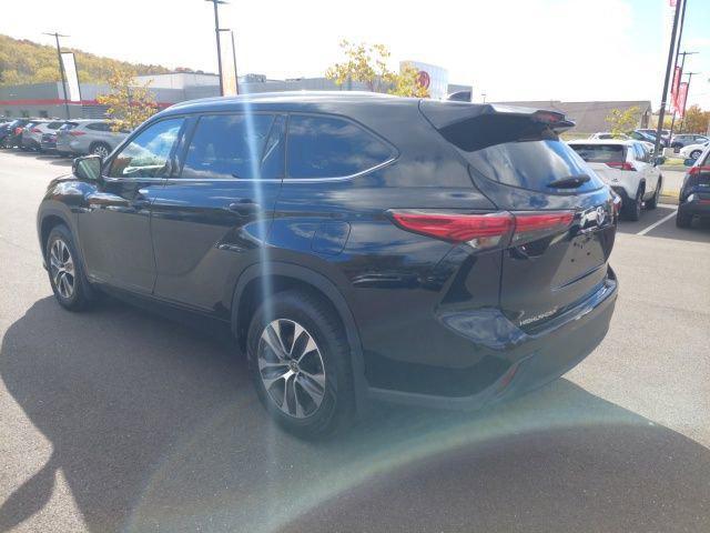 used 2021 Toyota Highlander Hybrid car, priced at $35,592