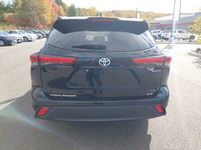 used 2021 Toyota Highlander Hybrid car, priced at $35,592