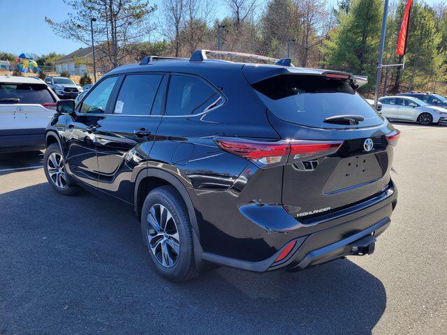 new 2025 Toyota Highlander car, priced at $48,397