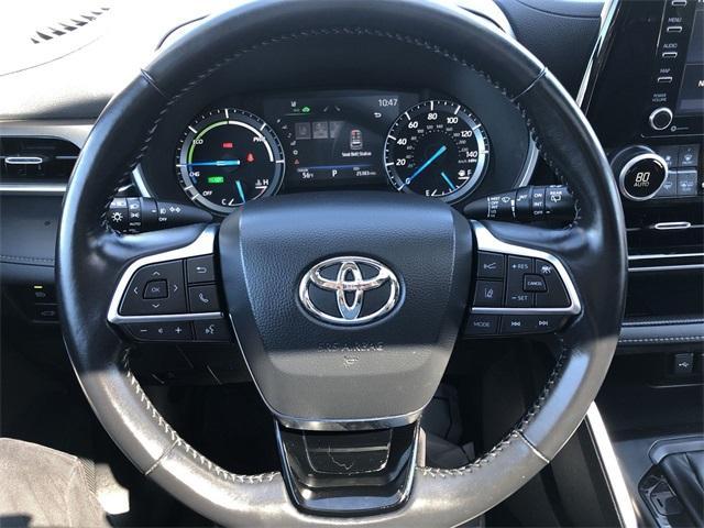 used 2020 Toyota Highlander Hybrid car, priced at $36,900