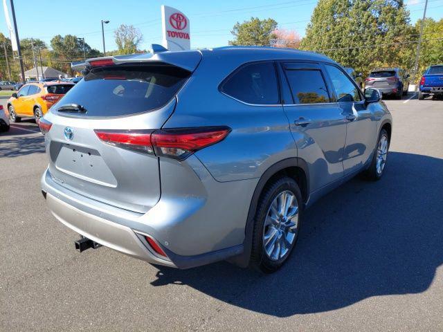 used 2021 Toyota Highlander Hybrid car, priced at $36,515