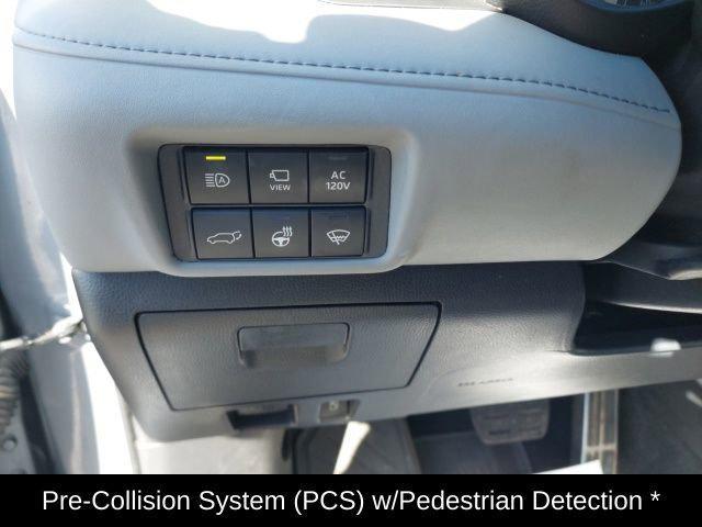 used 2021 Toyota Highlander Hybrid car, priced at $36,515