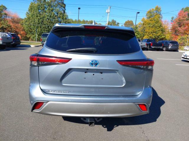 used 2021 Toyota Highlander Hybrid car, priced at $36,515