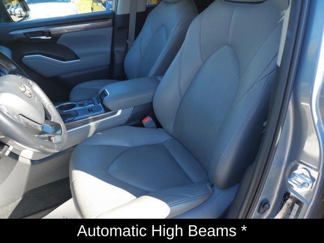 used 2021 Toyota Highlander Hybrid car, priced at $36,515