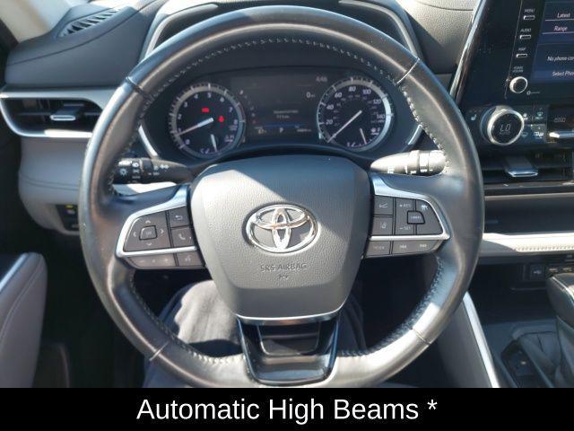 used 2021 Toyota Highlander car, priced at $34,399