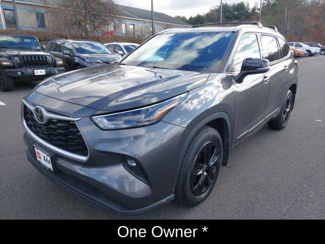 used 2022 Toyota Highlander car, priced at $33,540
