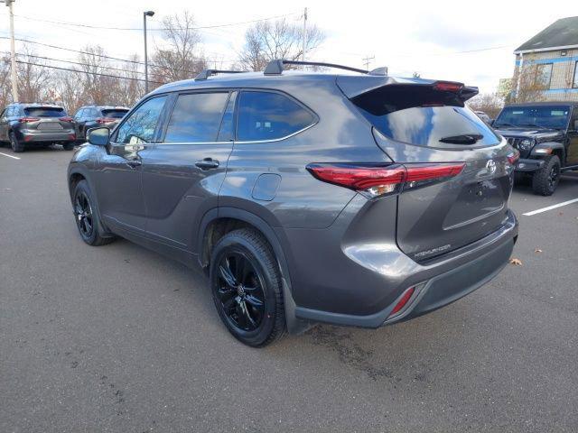 used 2022 Toyota Highlander car, priced at $33,540