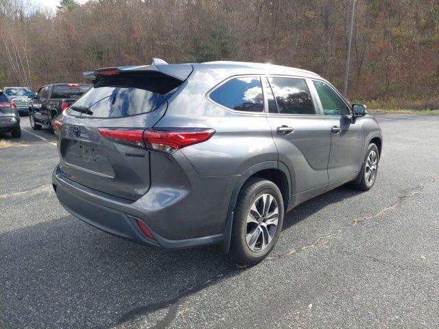 used 2023 Toyota Highlander Hybrid car, priced at $40,970