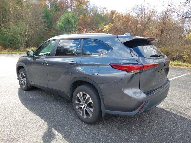 used 2023 Toyota Highlander Hybrid car, priced at $40,970