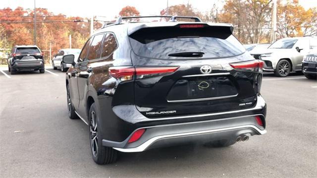 used 2022 Toyota Highlander car, priced at $38,986