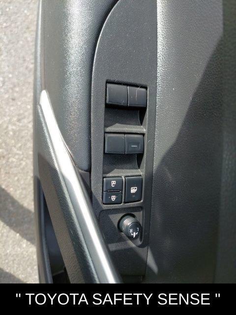 used 2022 Toyota Corolla Cross car, priced at $24,650