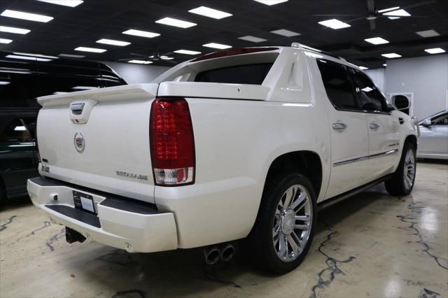 used 2012 Cadillac Escalade EXT car, priced at $18,999