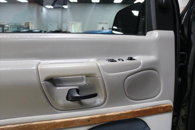used 1999 Ford E150 car, priced at $9,999