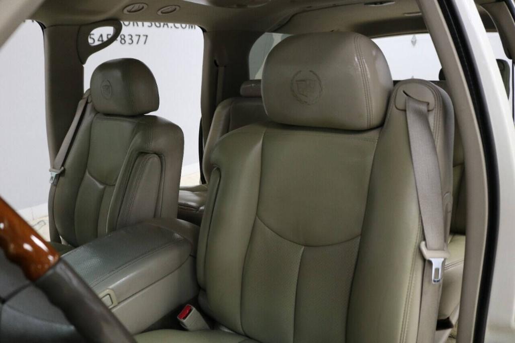 used 2003 Cadillac Escalade ESV car, priced at $8,999