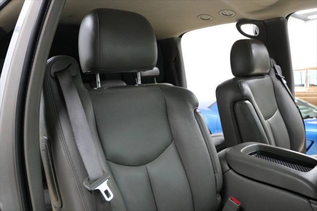 used 2004 Chevrolet Suburban car, priced at $13,999
