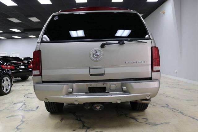 used 2002 Cadillac Escalade car, priced at $9,999