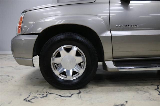 used 2002 Cadillac Escalade car, priced at $9,999