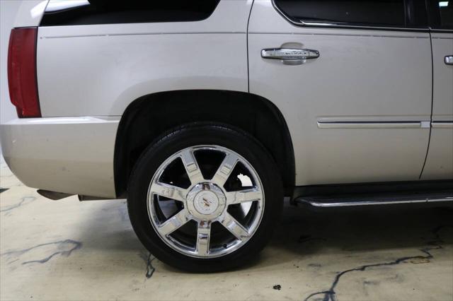 used 2007 Cadillac Escalade car, priced at $8,999