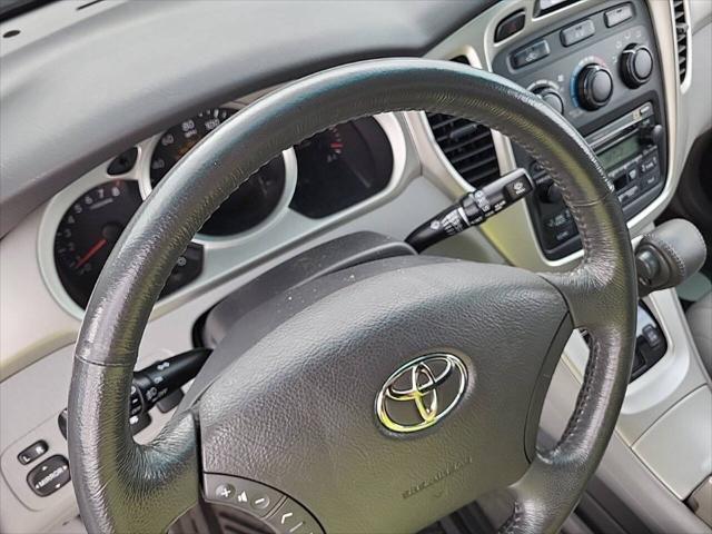 used 2005 Toyota Highlander car, priced at $11,999