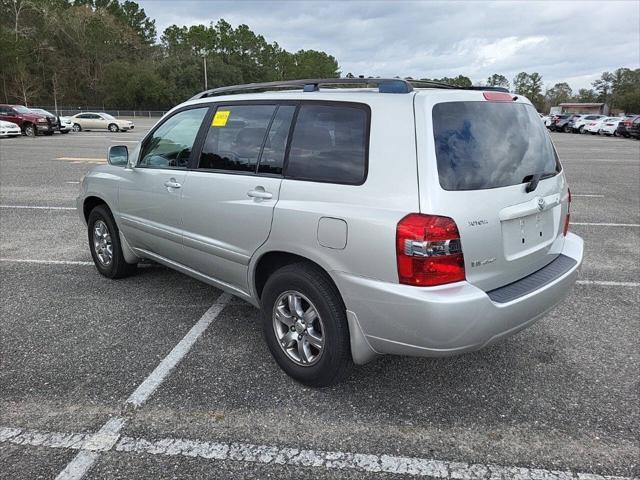 used 2005 Toyota Highlander car, priced at $11,999