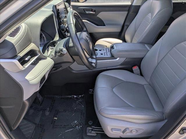 used 2022 Toyota Highlander car, priced at $37,498