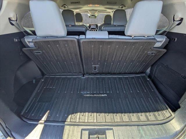 used 2022 Toyota Highlander car, priced at $37,498