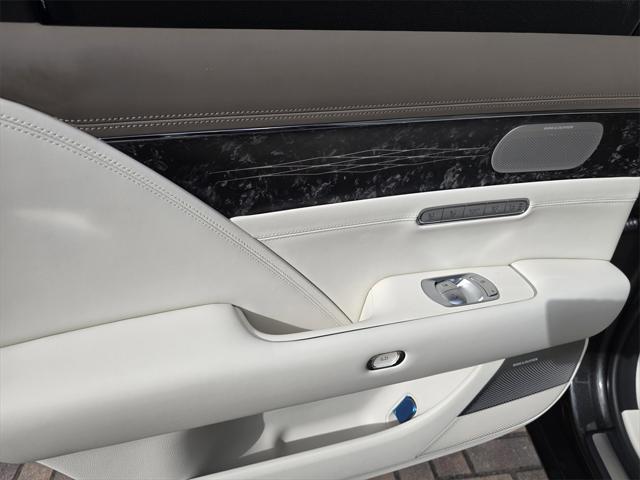 new 2025 Genesis G90 car, priced at $102,145