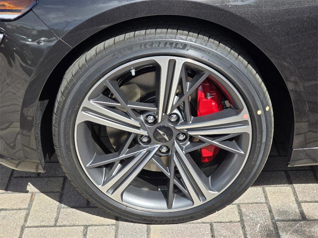 new 2025 Genesis G70 car, priced at $49,125