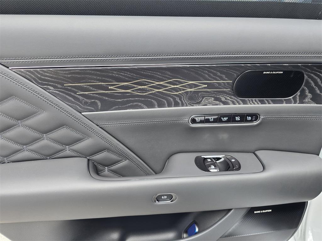 new 2026 Genesis G90 car, priced at $108,065