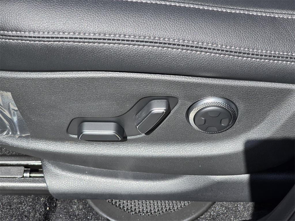 new 2026 Genesis GV70 car