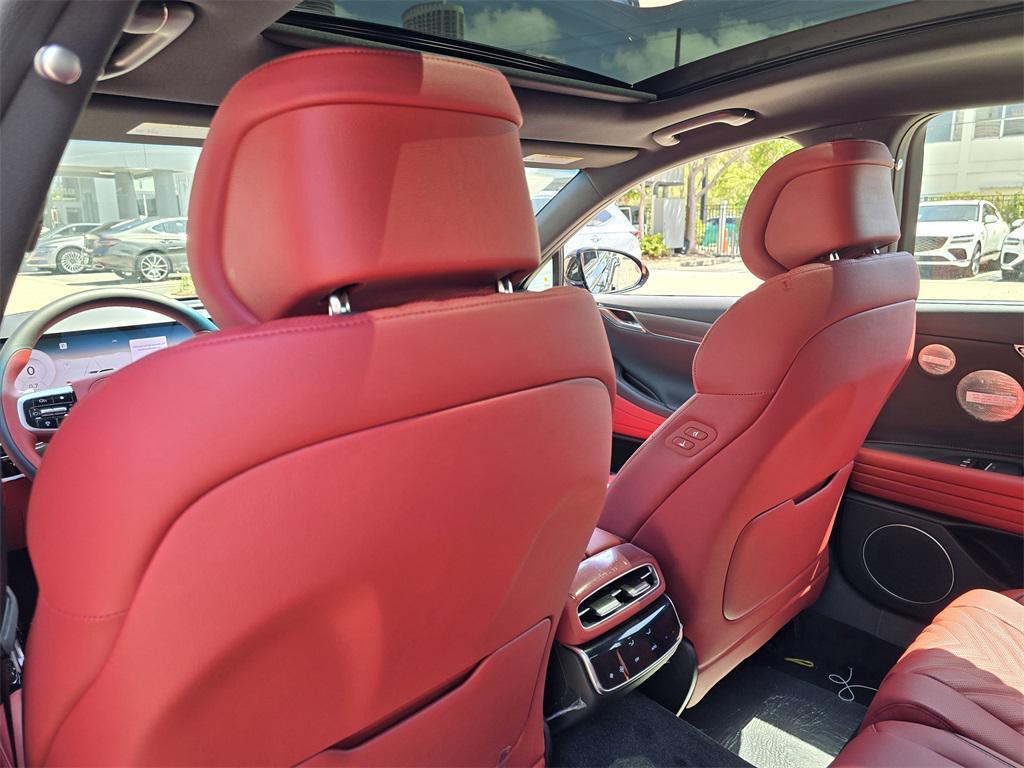 new 2025 Genesis G80 car, priced at $71,660