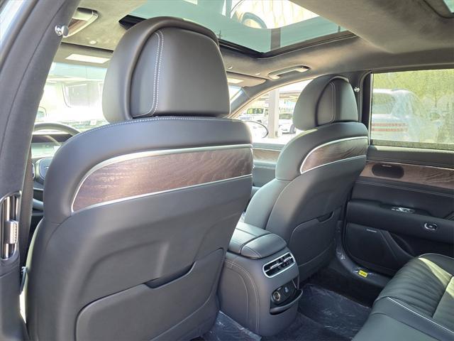 new 2025 Genesis G90 car, priced at $91,990