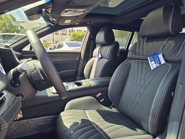 new 2025 Genesis G90 car, priced at $91,990