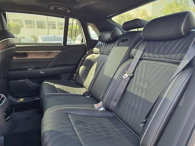 new 2025 Genesis G90 car, priced at $91,990