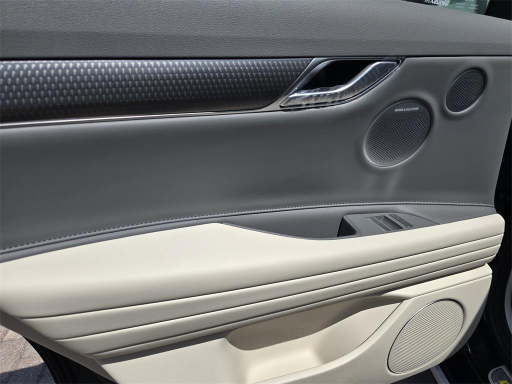 new 2025 Genesis G80 car, priced at $70,720