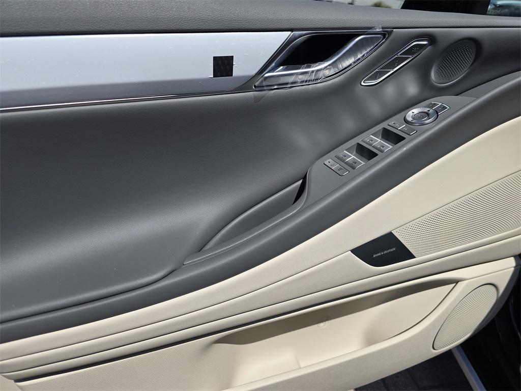 new 2025 Genesis G80 car, priced at $70,720