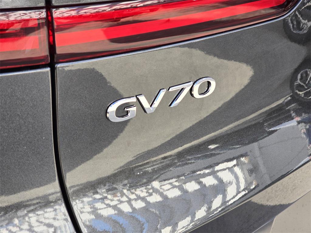 new 2026 Genesis GV70 car