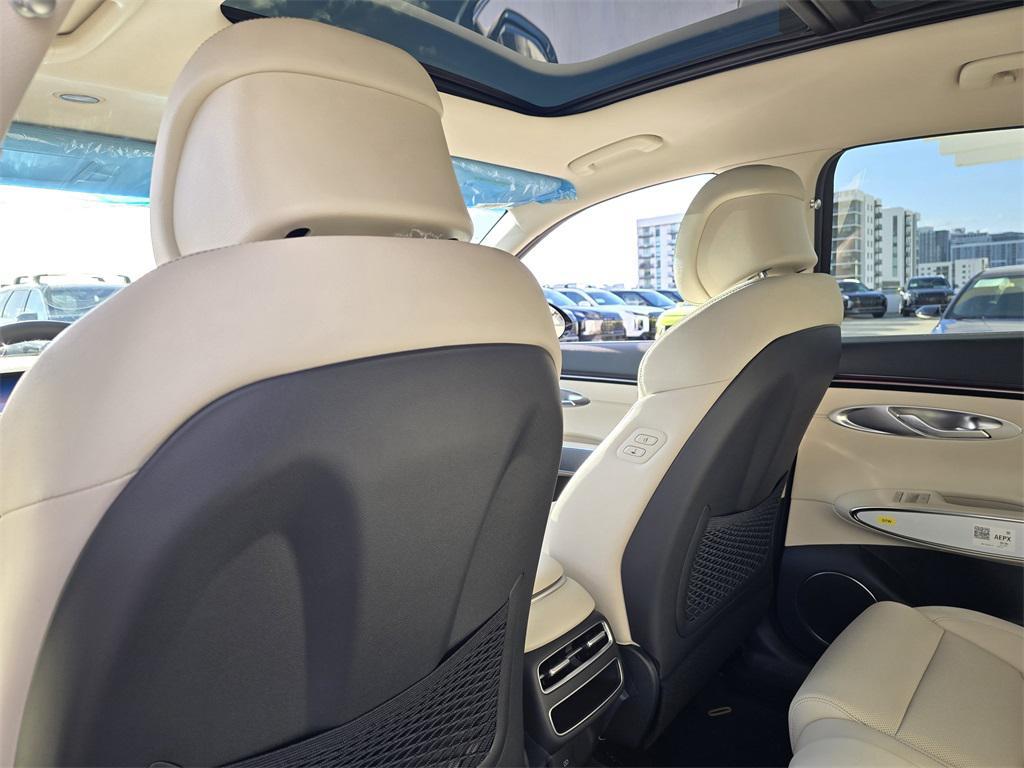 new 2026 Genesis GV70 car