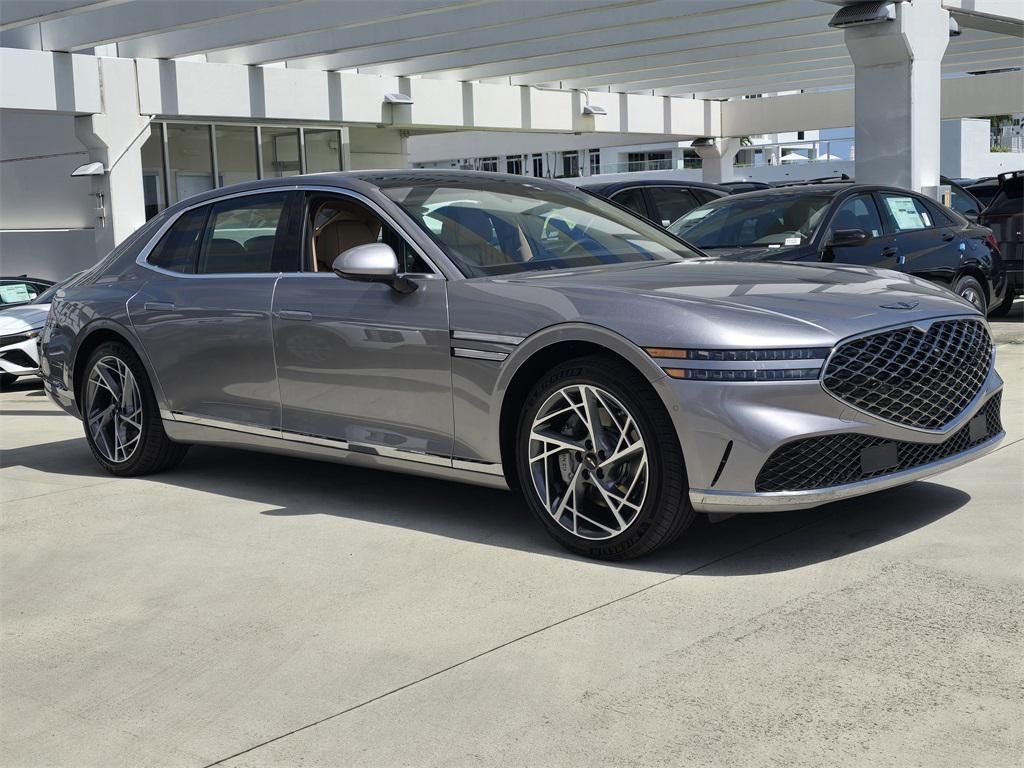 new 2025 Genesis G90 car, priced at $91,700