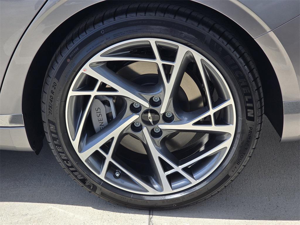 new 2025 Genesis G90 car, priced at $91,700