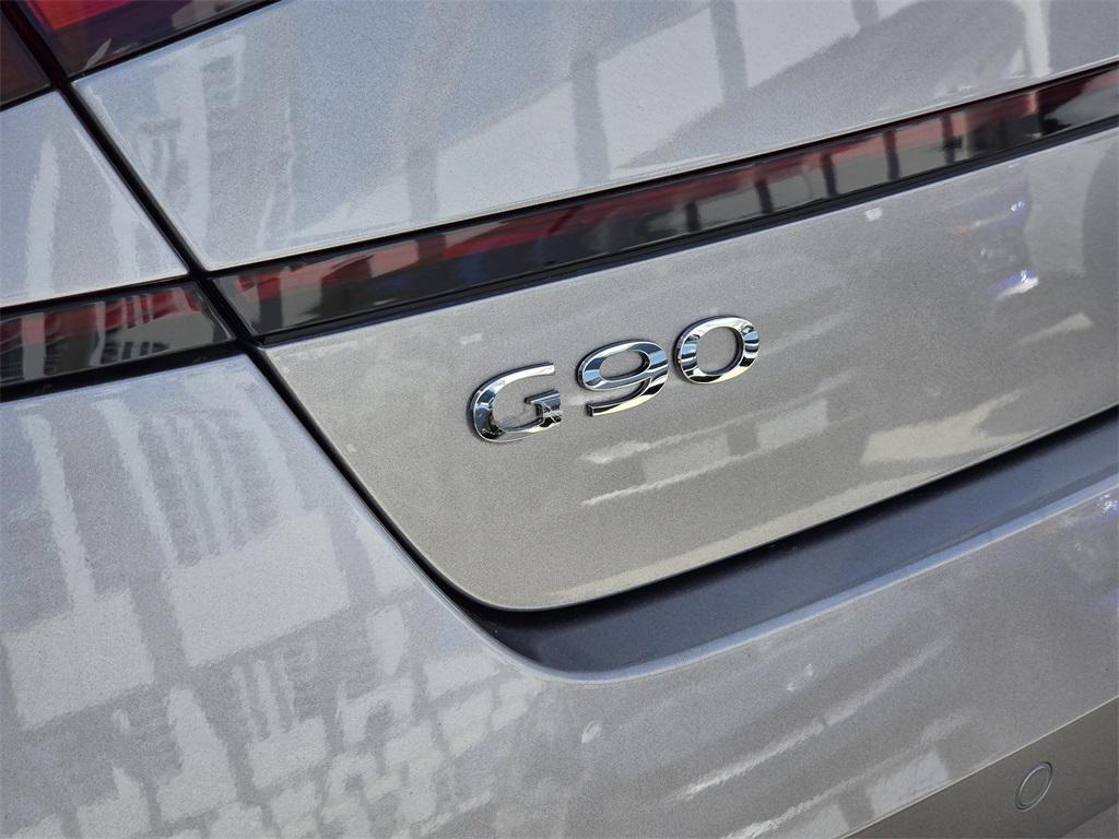 new 2025 Genesis G90 car, priced at $91,700