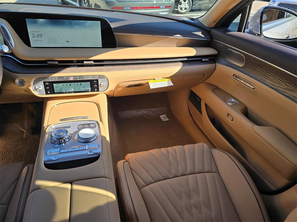 new 2025 Genesis G90 car, priced at $91,700