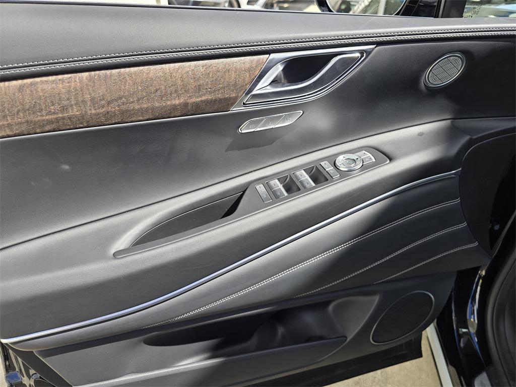 new 2025 Genesis GV80 car, priced at $68,935