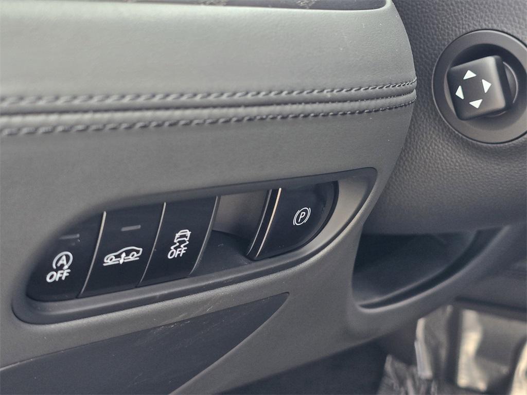 new 2026 Genesis G90 car, priced at $108,555